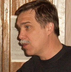 На фото: Андрей Пантелеев. Источник: Сайт морфологического семинара с практическим уклоном http://zmmu.msu.ru/morphology