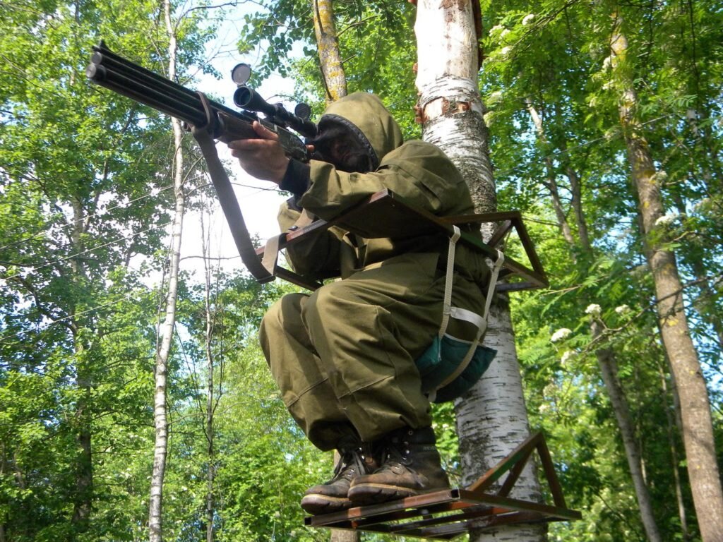 Тристенд устанавливается на дерево и позволяет охотнику находиться вне зоны видимости добычи