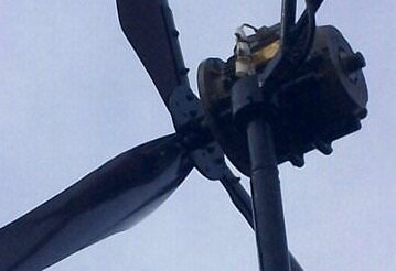 Ветрогенератор из шуруповерта своими руками: изготовление лопастей, установка и запуск ветряка