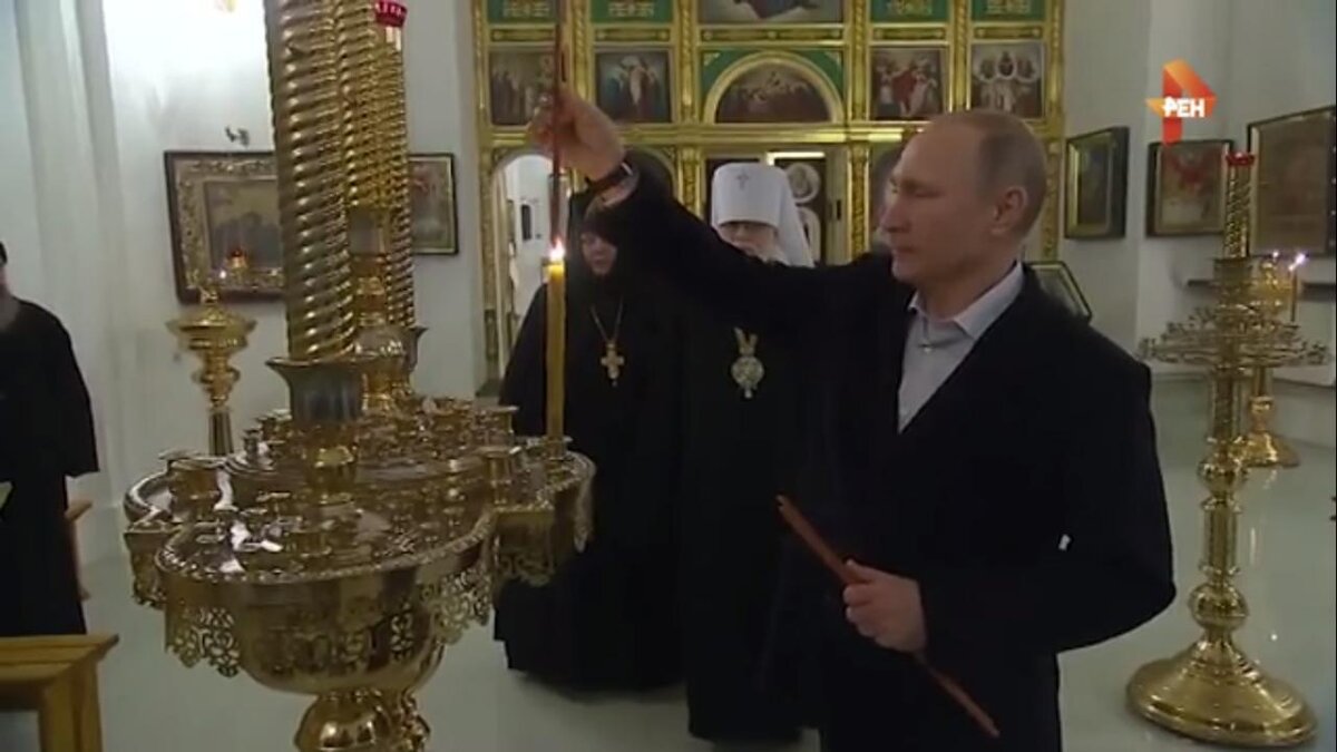 В честь праздника Крещения в ночь с 18-е на 19-е января 2019 года Президент Российской Федерации Владимир Владимирович Путин по традиции окунулся в прорубь.-2