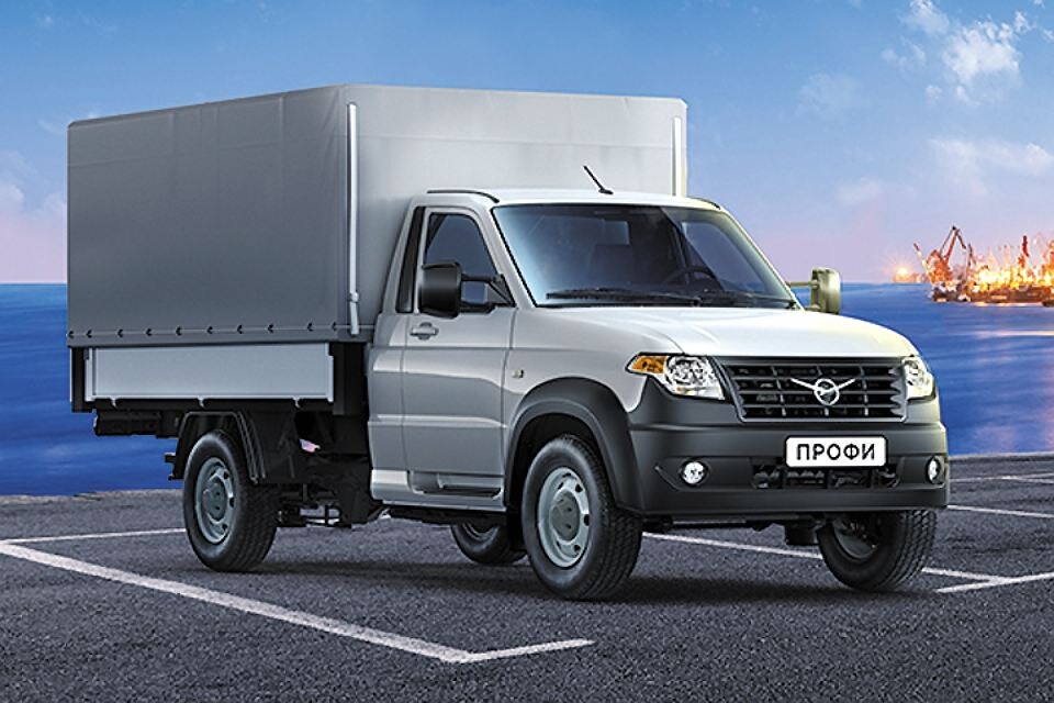 ДЗЕН Всем привет! А вот и Виталик Скорый. Я думал-думал и надумал, и, как и обещал, отписываюсь вам здесь. Итак, я остановился на УАЗ Профи. Наверное, это авантюра с моей стороны. Газель мне понравилась, но Профи выглядит необычно, их совсем ещё мало в моём городе. Тест-драйв УАЗ Профи я проехал нормально, за исключением кривого руля. В общем, посмотрим, что из этого получится. В пятницу еду оформлять машину в дилерский центр. Спасибо всем за отзывы об УАЗ Профи и Газели, я всё внимательно прочитал. Буду рад комментариям, как всегда) До встречи на дорогах) 