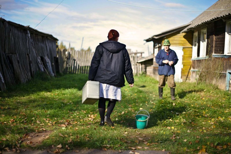 Утро выдалось на удивление прохладным. Время пол пятого. Петра Сомова разбудила его любимица кошка Мурка. Пора было завтракать, напомнила она Сомову протяжным «мяу».