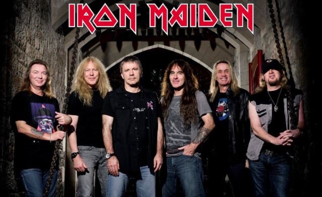 Iron Maiden. Источник: http://metalhangar18.com/wp/ups/2015/06/ironmaidenwithlogofrontier_638.jpg