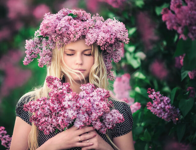 Девушки словно прекрасные цветы 🌸