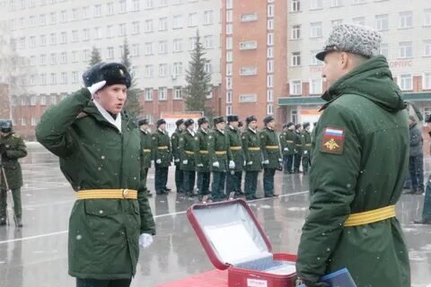 Выпуск офицеров в Новосибирском высшем военном командном училище. 28 октября 2019 года. Плац училища.
