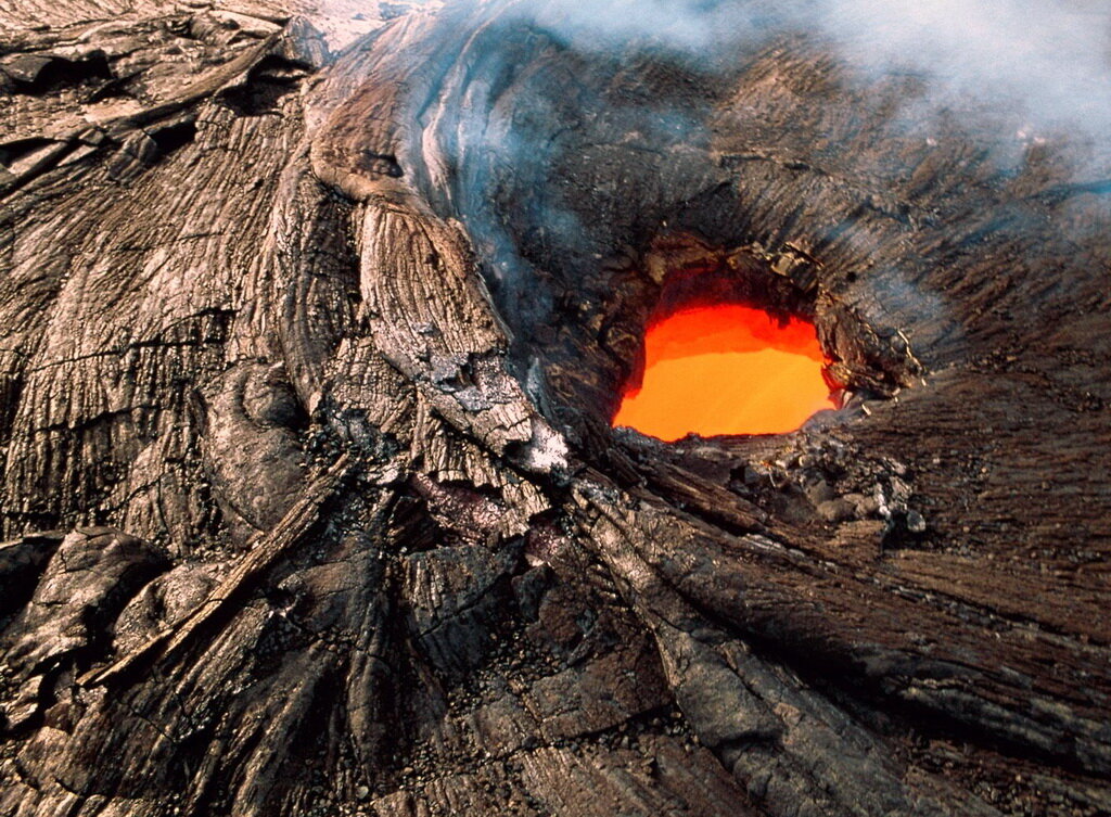 действующие кратеры вулкана