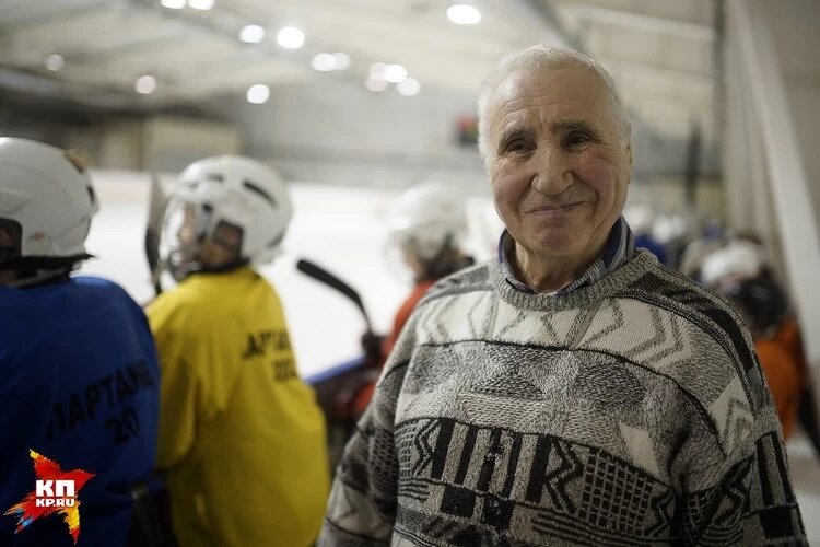 Первый тренер Павла Дацюка  Валерий Георгиевич Голоухов . Вечная память ! 