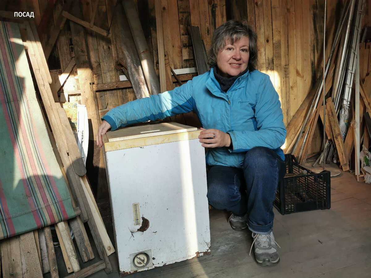 Для тех, кто читает впервые. Мы разбираем сарай на новой даче. Сарай больше похож на собрание никому не нужных раритетов советской эпохи.