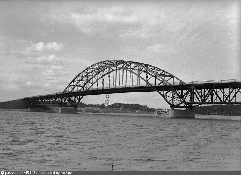 Старый Ленинградский мост через канал имени Москвы, 1937-1939. С сайта www.pastvu.com.
