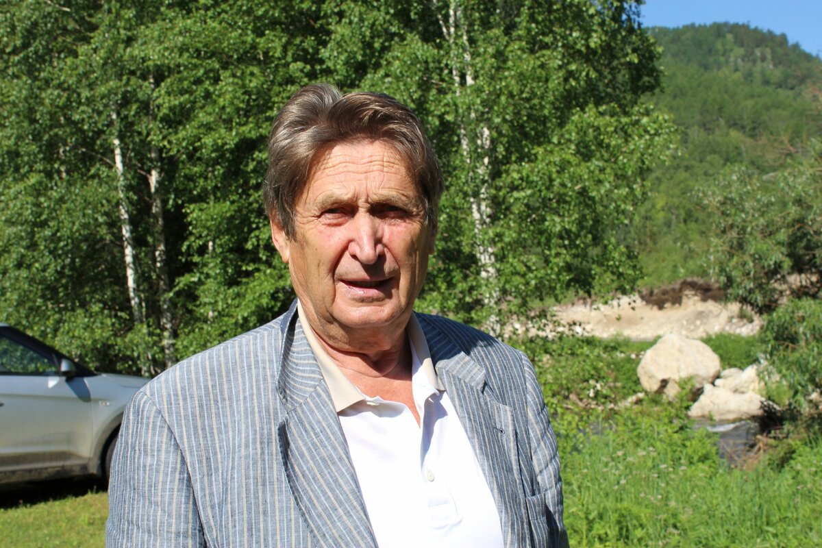 Академик А.П. Деревянко