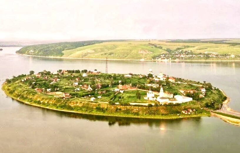 Остров-град Свияжск вид сверху
