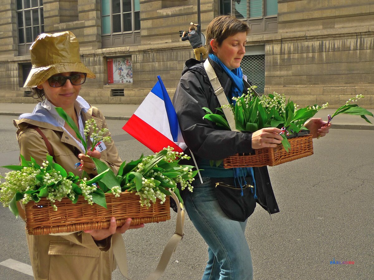 8 марта в париже