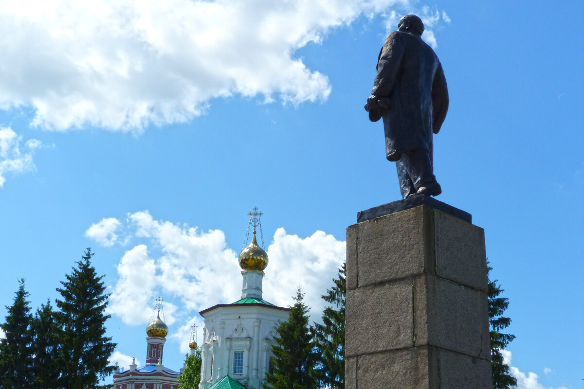 Монастырь-крепость в лесном поселке. Солотча и ее монастырь | Валерий  Грачиков | Дзен