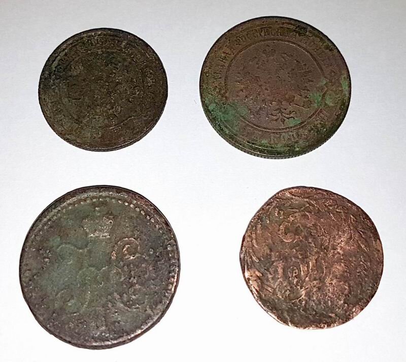 Два орла и два императорских вензеля Екатерины II и Николая I.