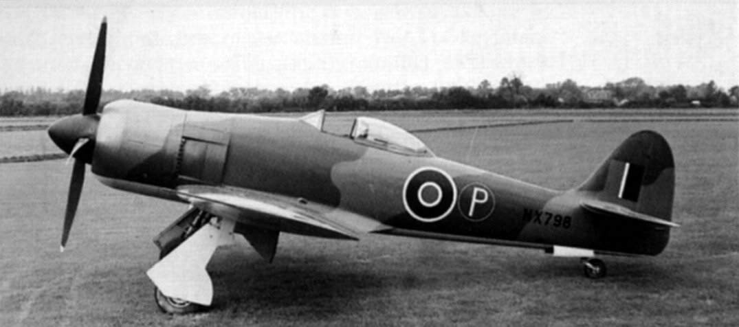Прототип Hawker Sea Fury — Hawker F2/43 с заводским номером NX798 в британской военной окраске