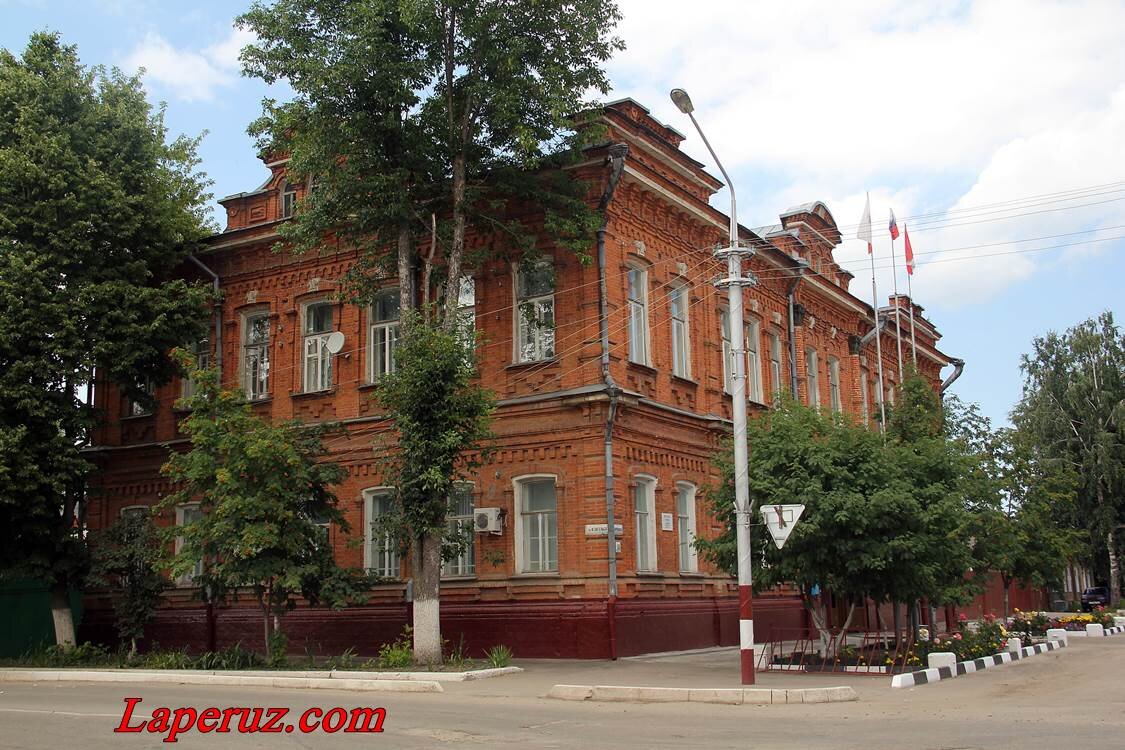 Петровск. Дом купца Иванова Петровска Саратовской области. Петровск Саратовской памятники архитектуры. Петровск Саратовская область площадь Ленина 3. Петровск Саратовской памятники архитектуры дом культуры.