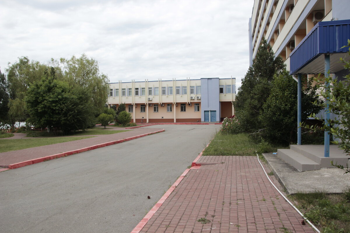 Территория санатория Москва Крым