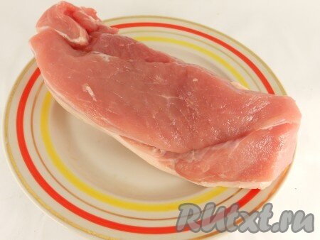 Полностью, со всех сторон, засыпать мясо солью.
