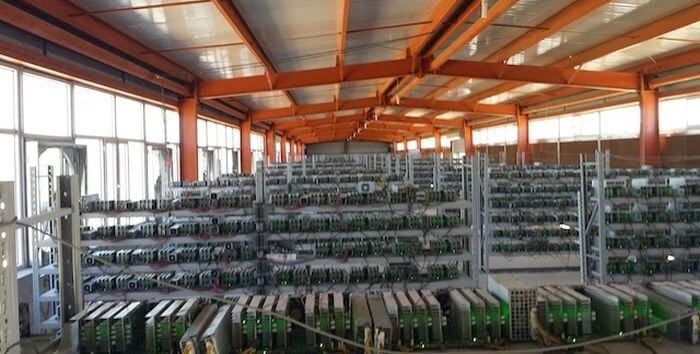 Одна из крупнейших ферм биткоинов в мире