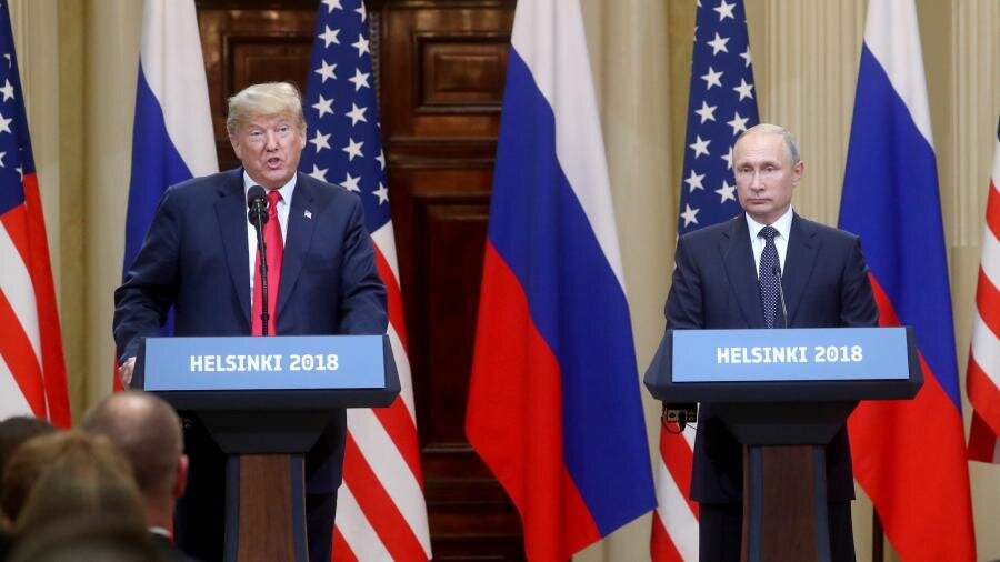 Вина за ухудшение российско-американских отношений лежит на Демократической партии США. Такую точку зрения высказал американский президент Дональд Трамп после переговоров с российским коллегой Владимиром Путиным, прошедших в Хельсинки в понедельник, 16 июля. 
По мнению Трампа, единственным желанием членов Демократической партии является «ничего не делать», а их главная цель — обструкция в международных отношениях.

Президент США подчеркнул, что переговоры с лидером России в Хельсинки станут началом длительного процесса, который позволит установить сотрудничество, дружбу и мир с Москвой.