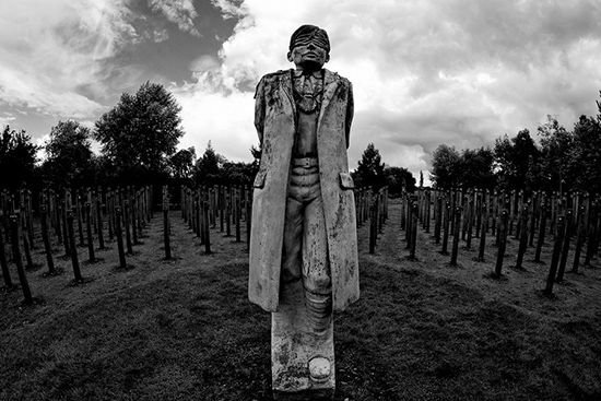 Мемориал был создан с  Герберта Бердена, которому было 17 лет, когда он был казнен