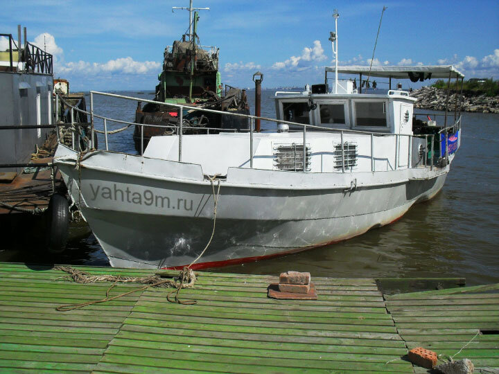 Рыболовецкий Баркас река море