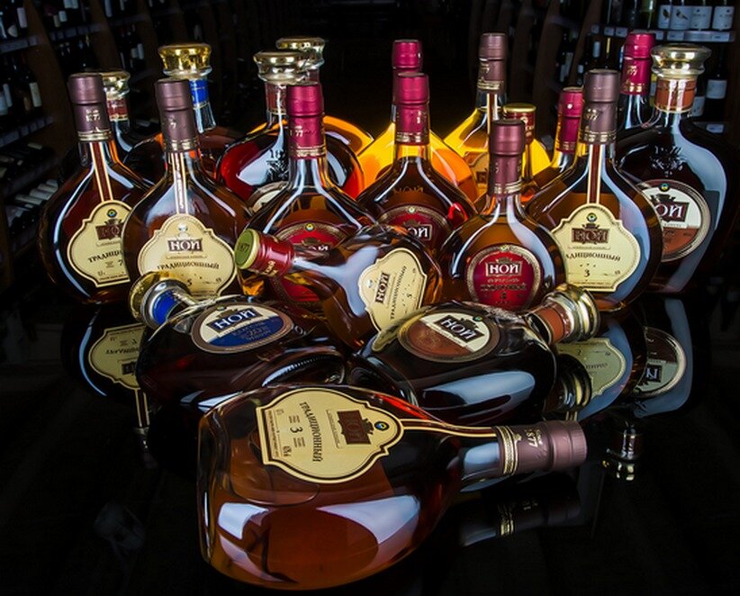 коньяк дербент 2000 лет. коньяк с колли. обзоры коньяков видео. арарат васпуракан 15 лет. коньяк мадатов 7.