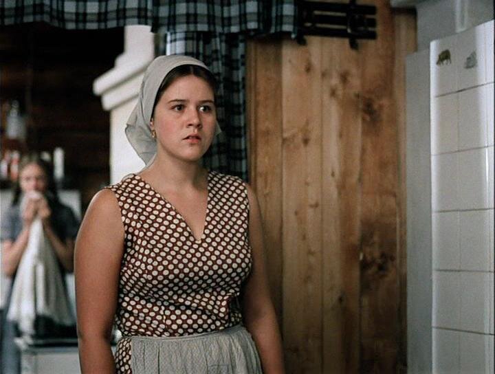 Янина Лисовская в фильме "Любовь и голуби" (источник фото: kino-teatr.ru_