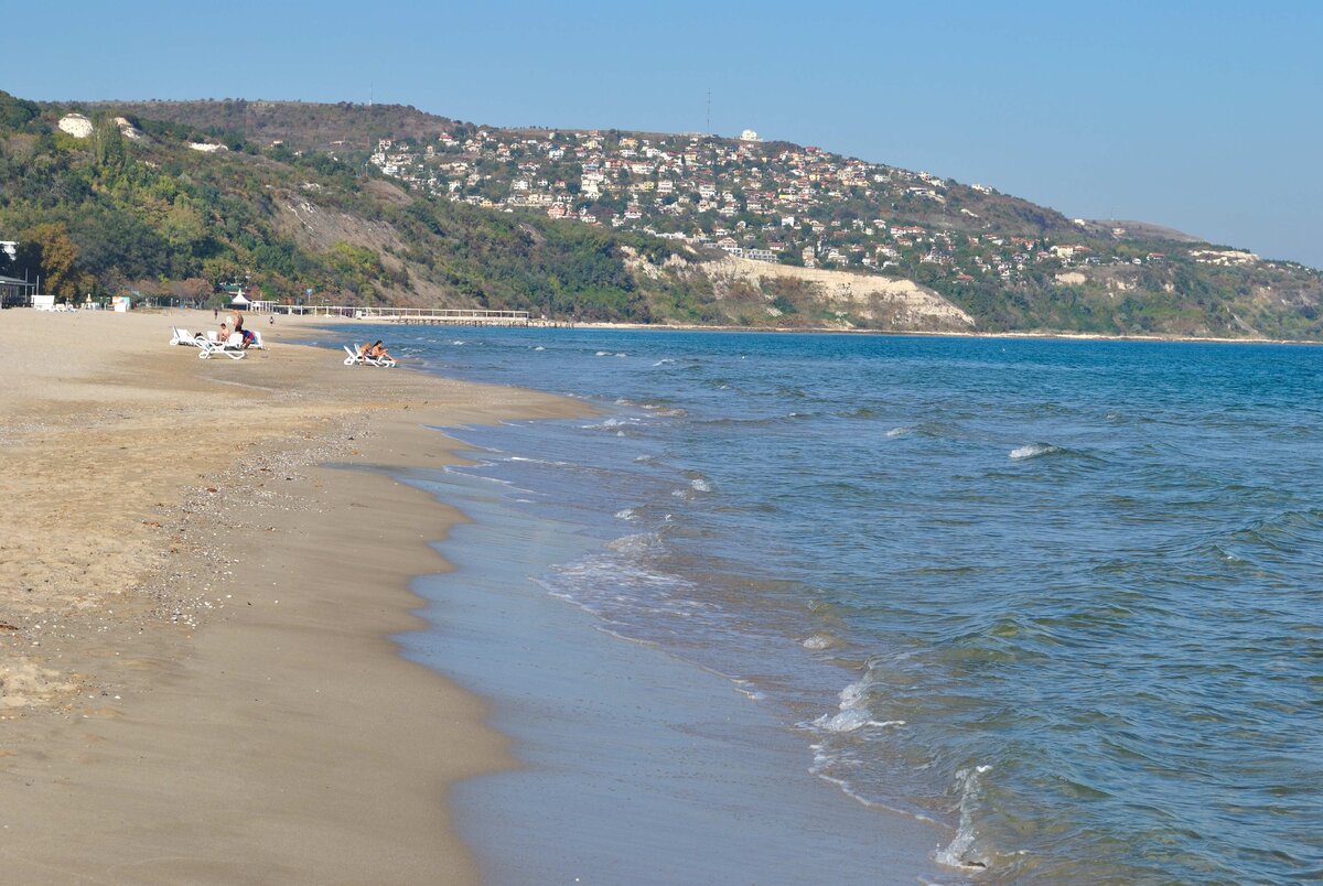 Осенний пляж в Албене