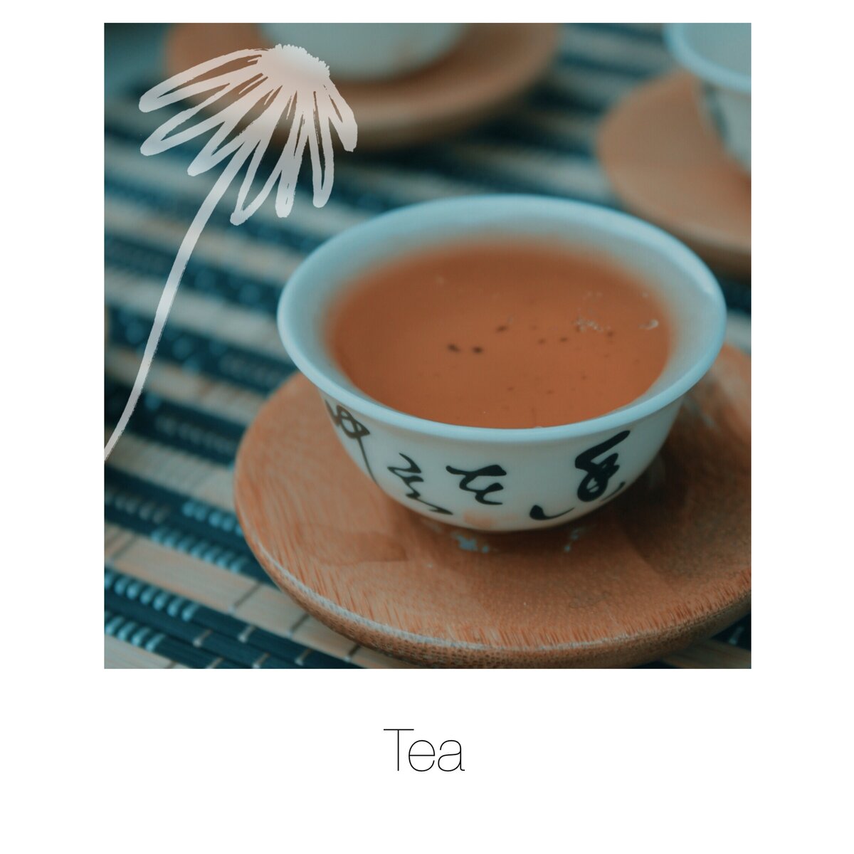 
Чай это удивительное создание природы, которое в наше время к сожалению не цениться. Жизнь течет для нас очень быстро (мы так думаем) поэтому всё стараемся сделать как можно скорее. Но при этом мы не замечаем самых главных вещей.
Этот эликсир, как я его называю, создали ещё очень давно в древней Китае, где и происходили специальные обряды его употребления - чайные церемонии. Это особый обычай, когда ты остаёшься наедине со своими мыслями. Только в тишине и спокойствии можно осмыслить истинный вкус и аромат листов.
Спросите вы, в чем же он помогает похудению? А то болтает какую-то чушь про историю!
Знаете, я стараюсь писать кратко и понятно и думаю, что без этой информации вы бы не поняли самой сути.
Вот советы, которые помогут вам похудеть с помощью чая. Но возможно вы обретете не только фигуру!
1) Заваривайте только листовой чай, только в нем ещё сохранилась какая-то жизнь и история, а не ошмётки, которые заворачивают в пакетики.
2) Найдите небольшую чашечку и блюдце, которые вам будут по душе. И пейте из них. Так можно больше насладиться ароматом.
3) Употребляйте чай, а не ешьте. Он сам вас насытит, если вы насытите его любовью.
4) Делайте небольшие глоточки и пробуйте раскрыть тончайший вкус. Сосредоточитесь на нем!
5) Пейте в перерывы между еды, так вы не захотите съесть что-то! 