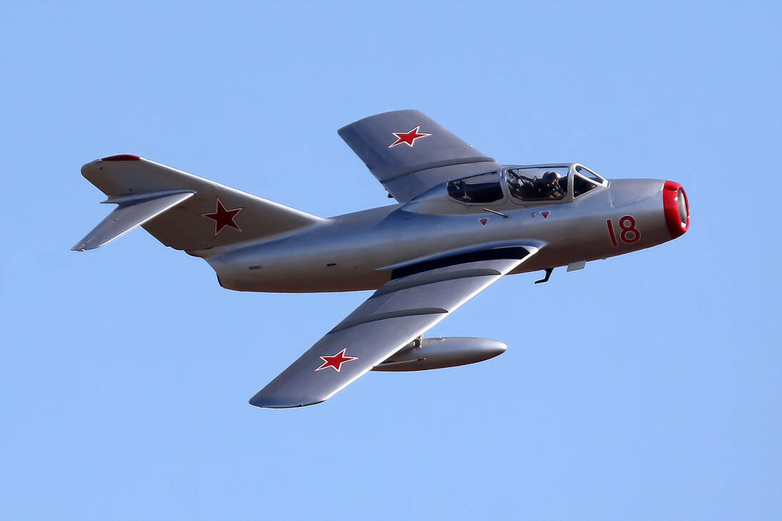 самолет як-18 гагарина. тип самолета гагарина. самолет юрия гагарина миг 15ути. самолет миг 15 ути. миг-15ути.