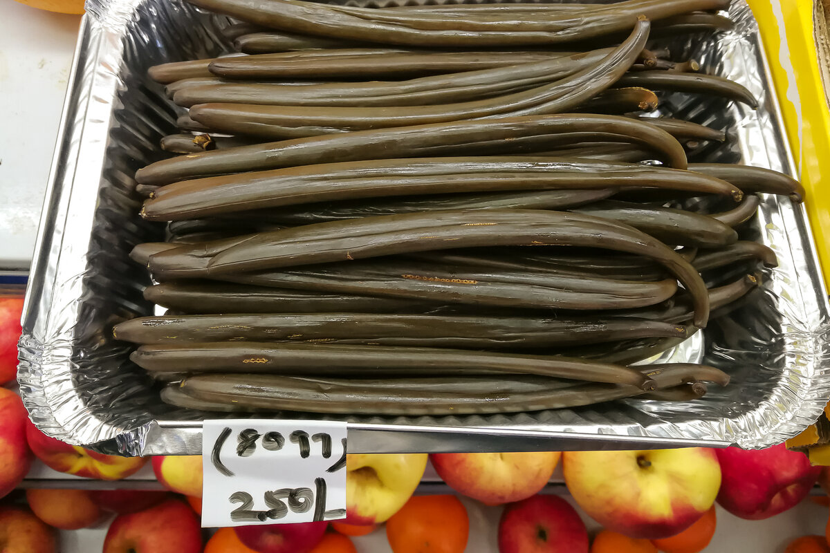 Один стручок ванили 90 рублей