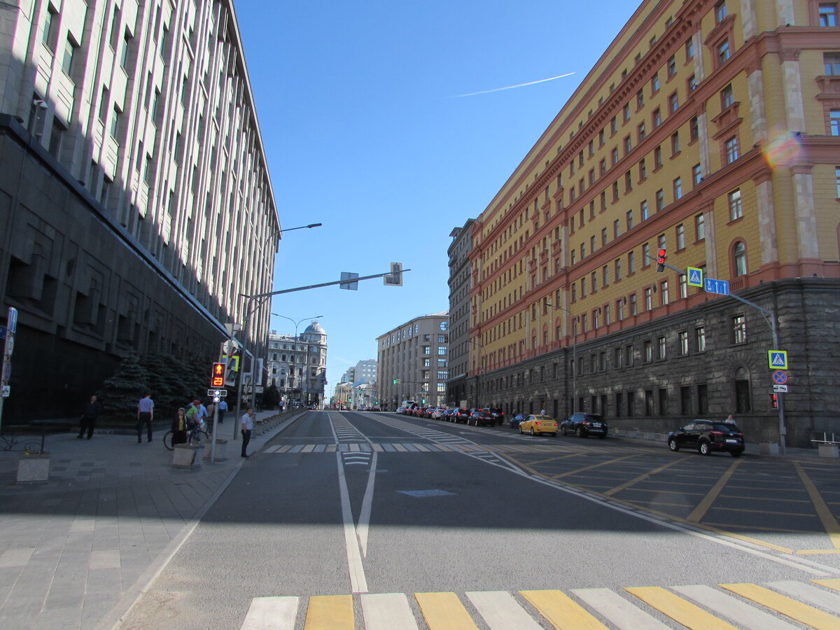 Ул лубянка 11. Москва улица Лубянка. Метро Лубянка улица. Лубянка - белорусская. Лубянка сверху.