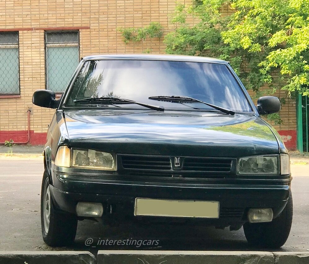 Москвич Святогор получил вот такие фары, поУже, чем были на 2141