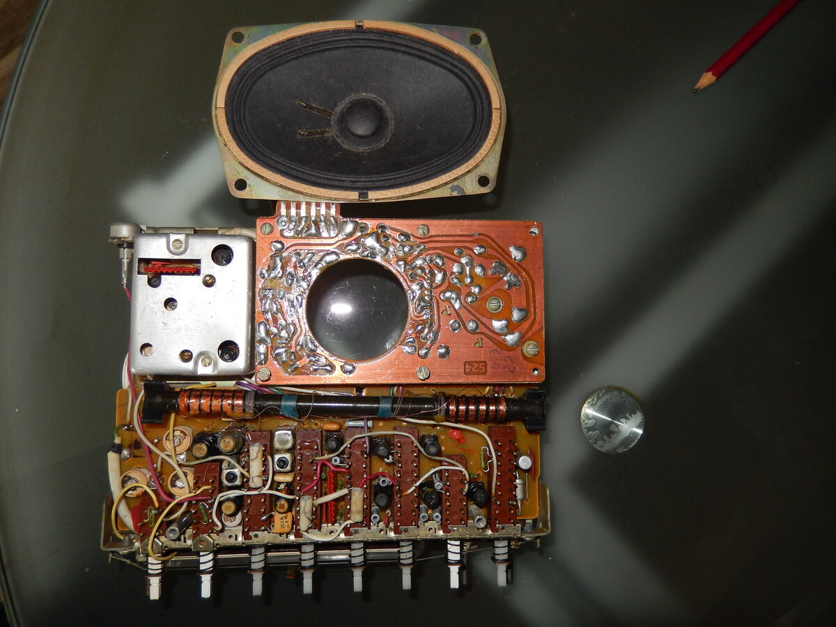 блок укв приемника урал-авто 2. радиоприемник урал авто содержание драгметаллов. урал авто 2 содержание. приемник урал авто 2 схема подключения. урал авто 2 содержание.