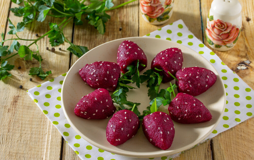 Сервируйте блюда из свеклы красиво
