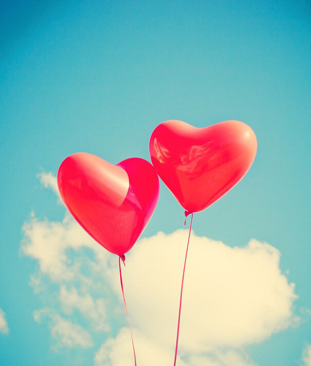https://cdn.pixabay.com/photo/2015/10/16/19/18/balloon-991680_960_720.jpg