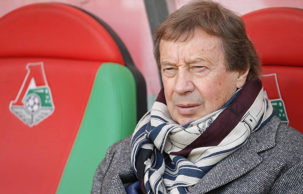 Главный тренер"Локомотива" Юрий Сёмин