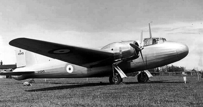 Опытный образец бомбардировщика "тип 271" фирмы "Виккерс".