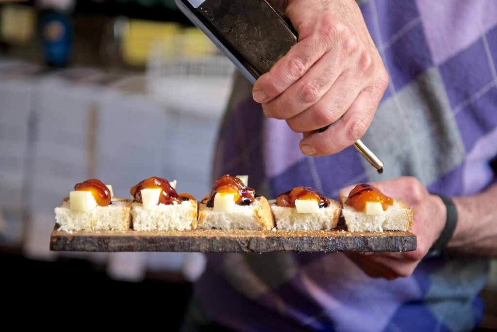 Фирменный томатный соус в Тоскане с каплей оливкого масла