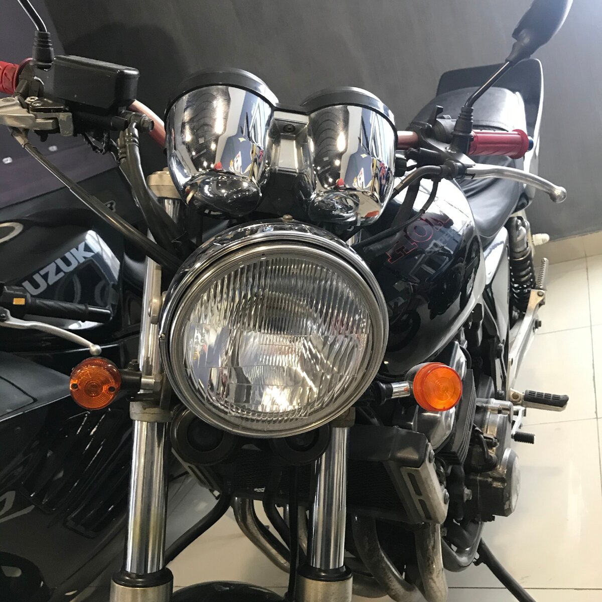 Это первый вариант, который сегодня посмотрел в магазине по продаже мотоциклов Мото-Сити