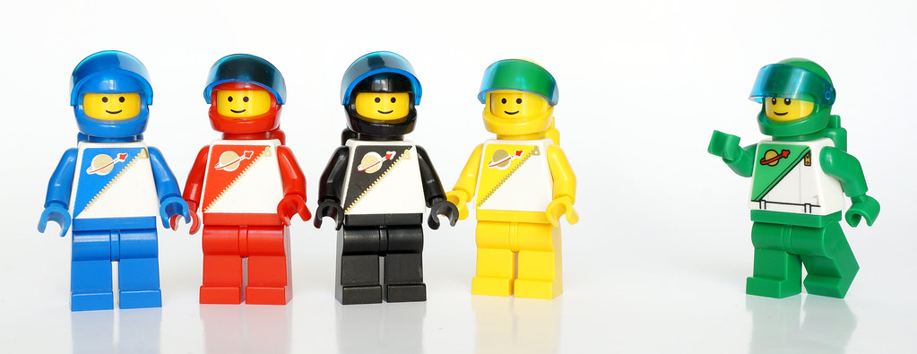 Lego best sale futuron minifigures