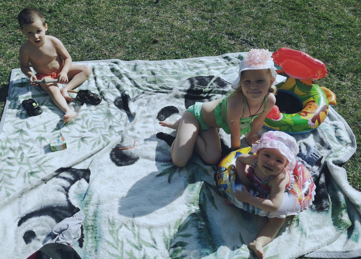 Майская фотка. Первый и последний раз в этом году, когда смогли выбраться на пруд