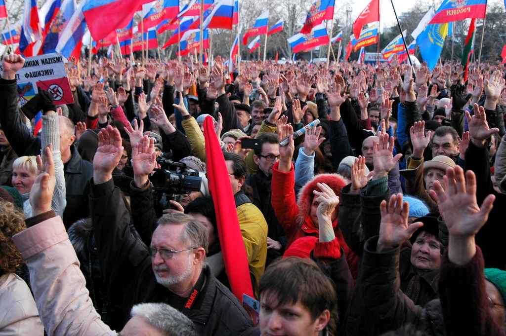 2 февраля 2013 год. 2014 Год Севастополь митинг. Митинг в Севастополе 23.02.2014. Протесты в Крыму 2014. Акции протеста в Крыму 2014.