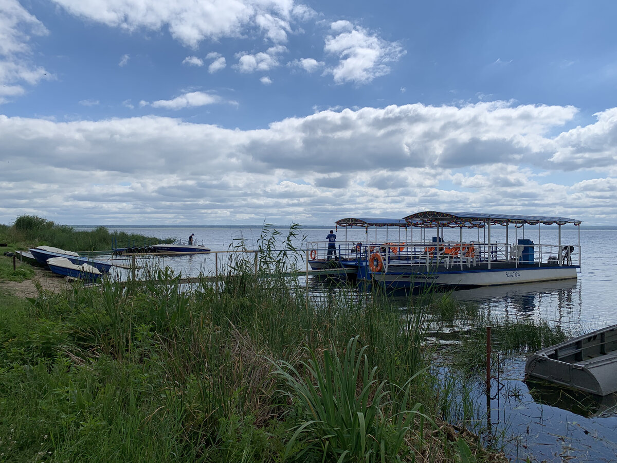 Можно покататься вот на таком теплоходе