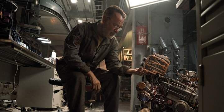 Финч (2021 Finch) Мигеля Сапочника - новый американский фантастический фильм из серии " о мире постапокалипсиса".