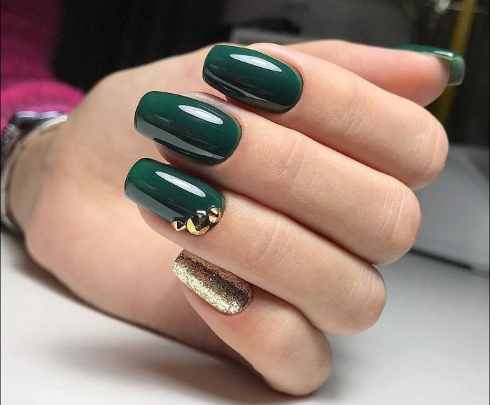 Дизайн ногтей в зеленых тонах