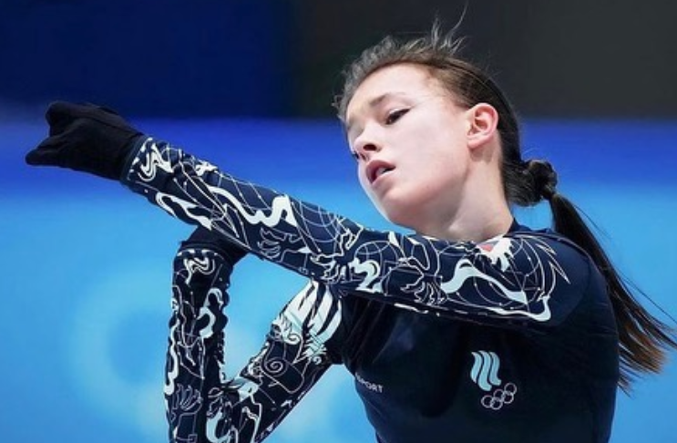 Анна во всю тренируется на олимпийском льду