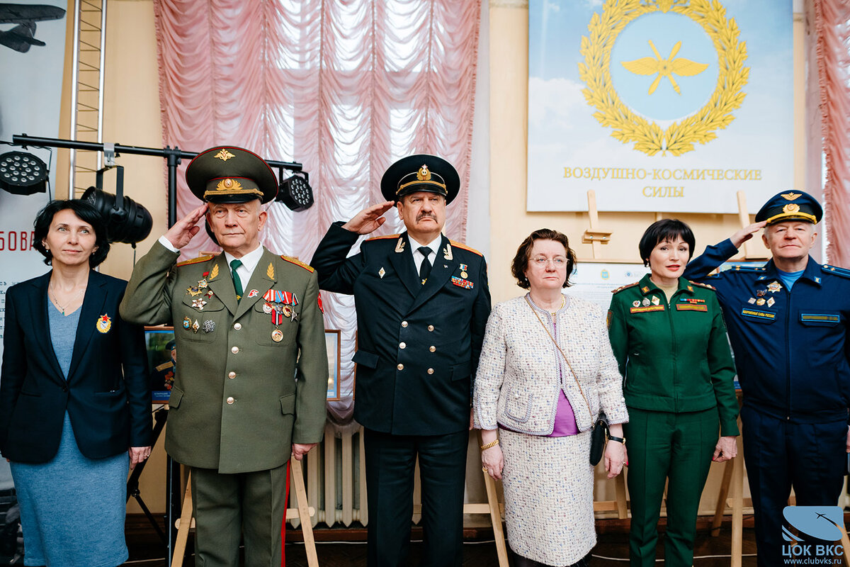 В Центральном офицерском клубе ВКС более 100 ребят принесли клятву юнармейца