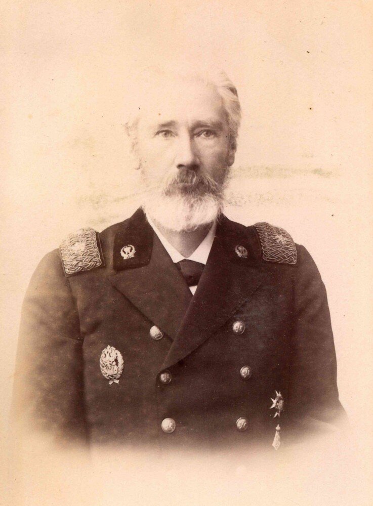 Член совета Института гражданских инженеров (ныне - СПбГАСУ), ординарный профессор архитектуры (составление проектов по архитектуре и разработка архитектурных деталей), действительный статский советник. Академик архитектуры (1864). Профессор Академии художеств (1882). Один из учредителей Петербургского общества архитекторов (ПОА).
Источник: https://www.spbgasu.ru/Vypusknikam/Stud_Vip_Prep/ShRYoTER_Viktor_Aleksandrovich/